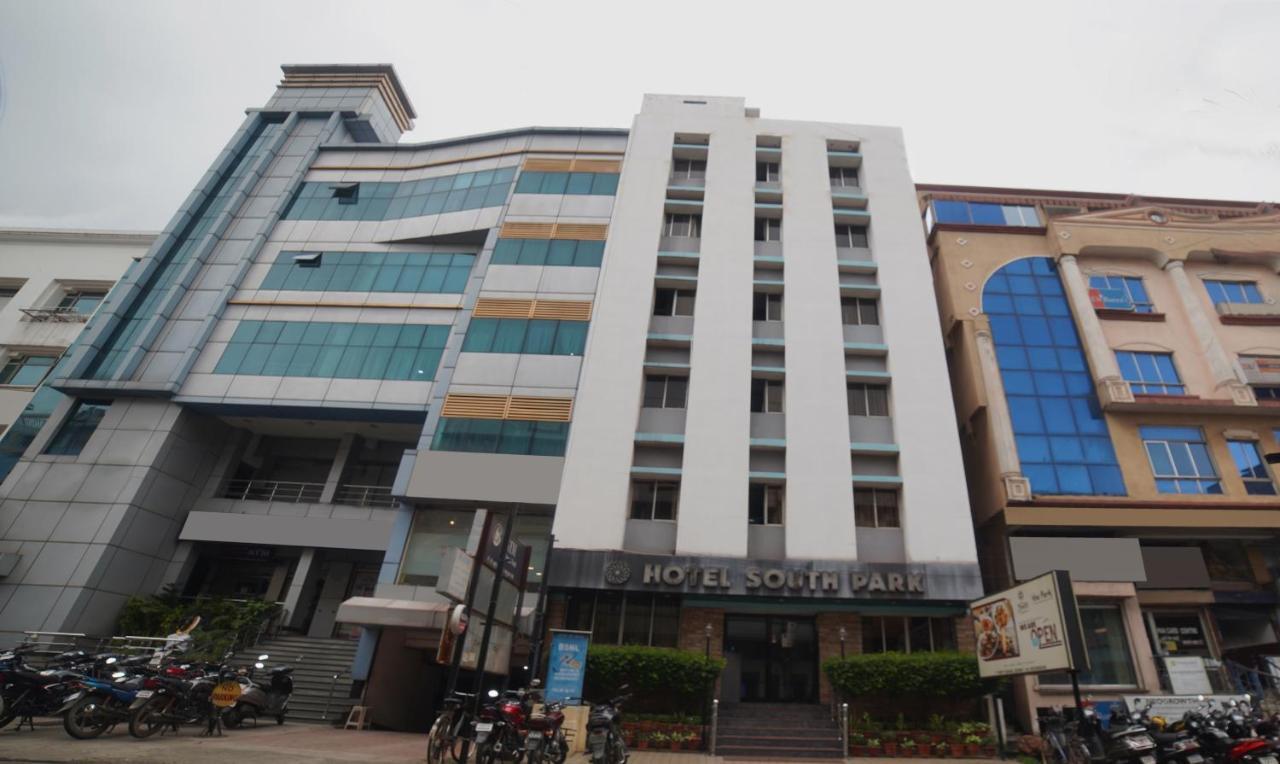 Hotel South Park Jamshedpur Bagian luar foto